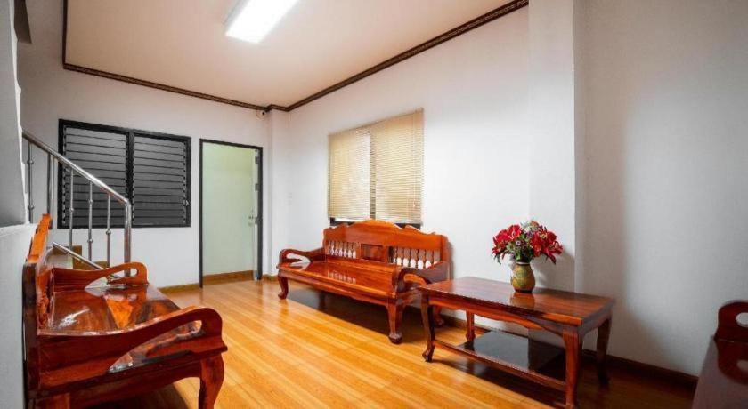 Oyo 836 Pk Residence ساتاهيب المظهر الخارجي الصورة