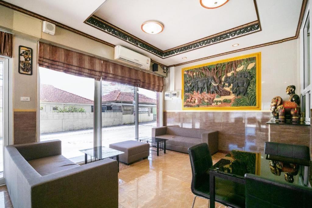Oyo 836 Pk Residence ساتاهيب المظهر الخارجي الصورة